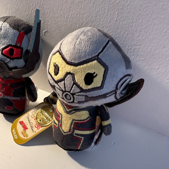 Classy duo of Marvel’s Antman and The Wasp, Hallmark itty bitty’s 🐜 🐝 - Picture 3 of 6